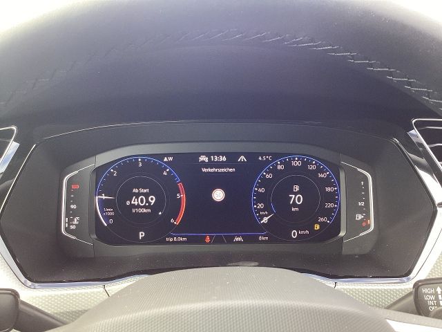 Fahrzeugabbildung Volkswagen Touran MOVE 2,0 TDI DSG 7-SITZER KAMERA LED NAVI