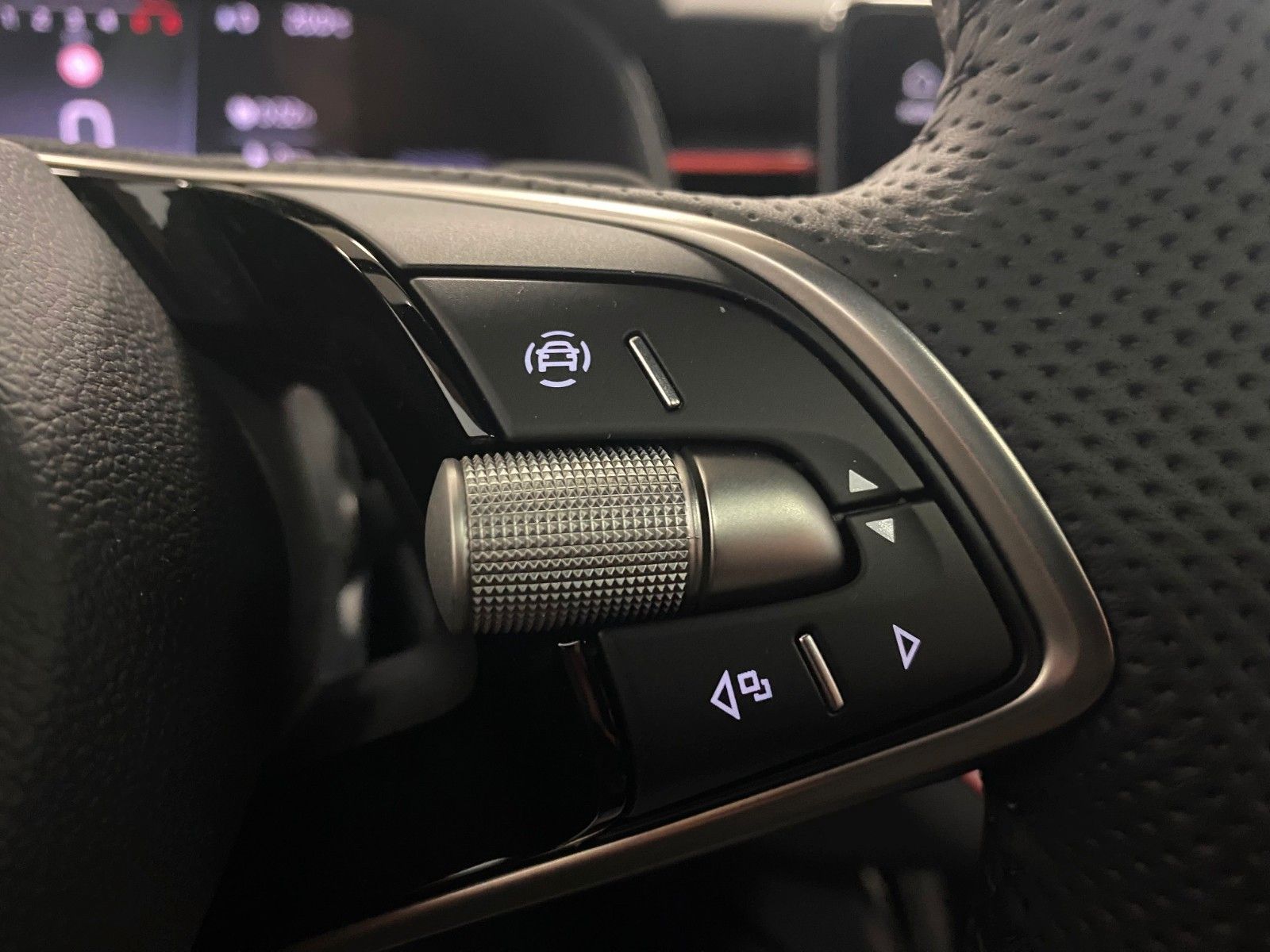 Fahrzeugabbildung SKODA Kamiq 1.5 TSI ACT DSG Monte Carlo+MATRIX+APP++++