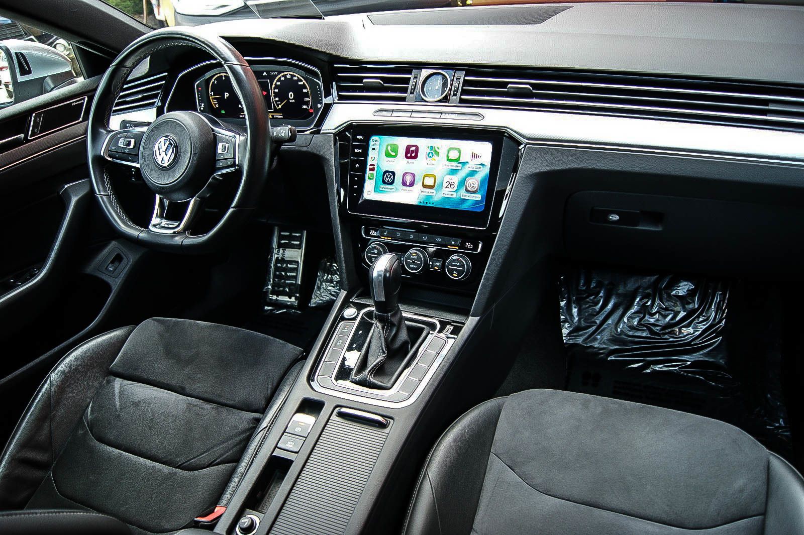 Fahrzeugabbildung Volkswagen Arteon R-Line 4Motion HEADUP PANORAMA STANDHEIZG