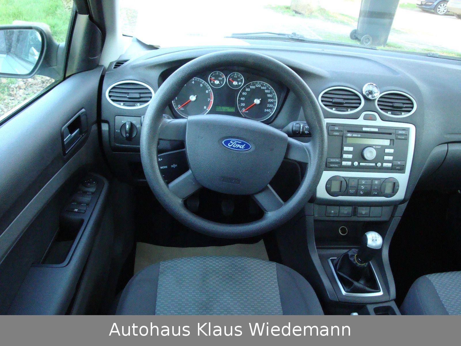 Ford Focus 2005 — photo 15