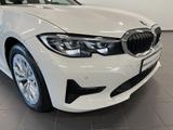 BMW 318i Touring RFK NAVI LED PDC V+H DAB Parkass. K - BMW 318 in Wuppertal