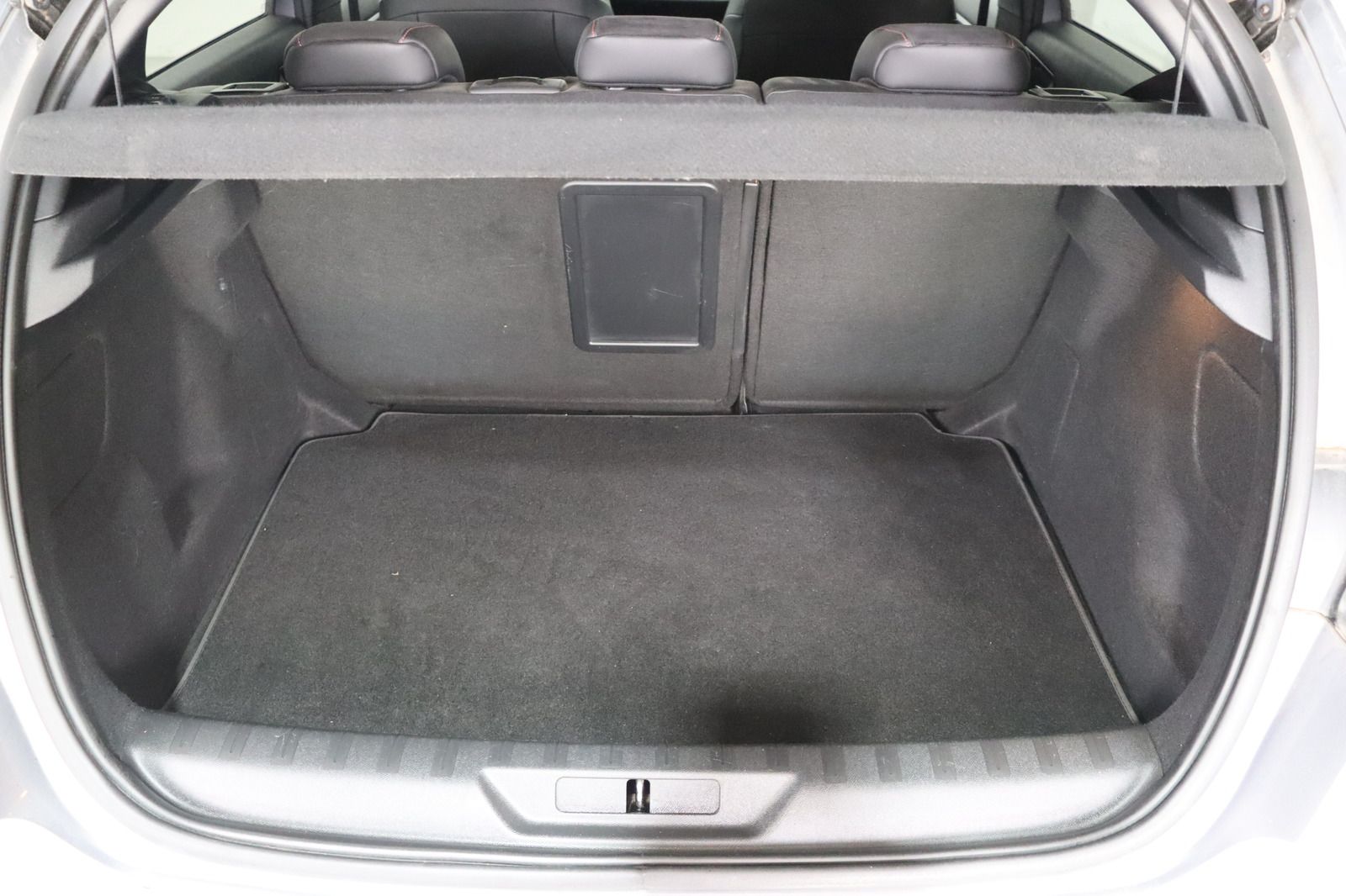 Fahrzeugabbildung Peugeot 308 GT * LED * Teilleder * Navi