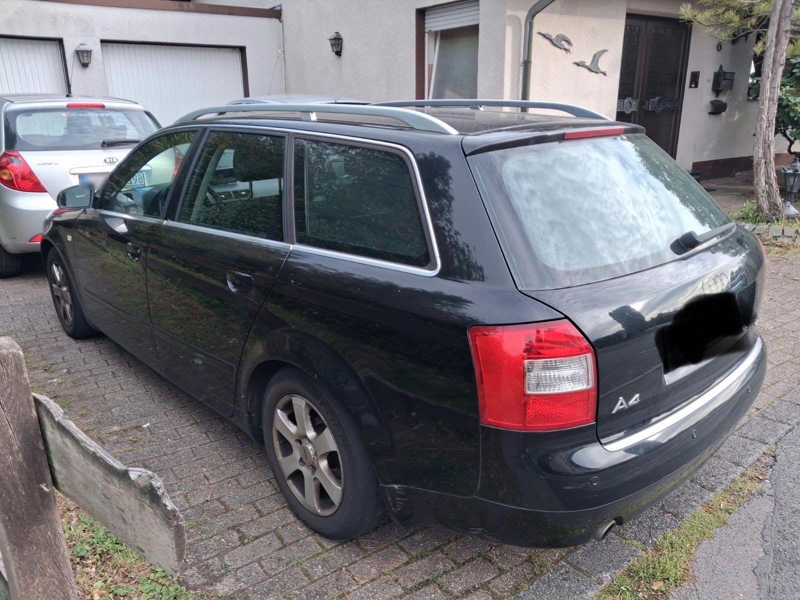 Audi A4 2004 — interior