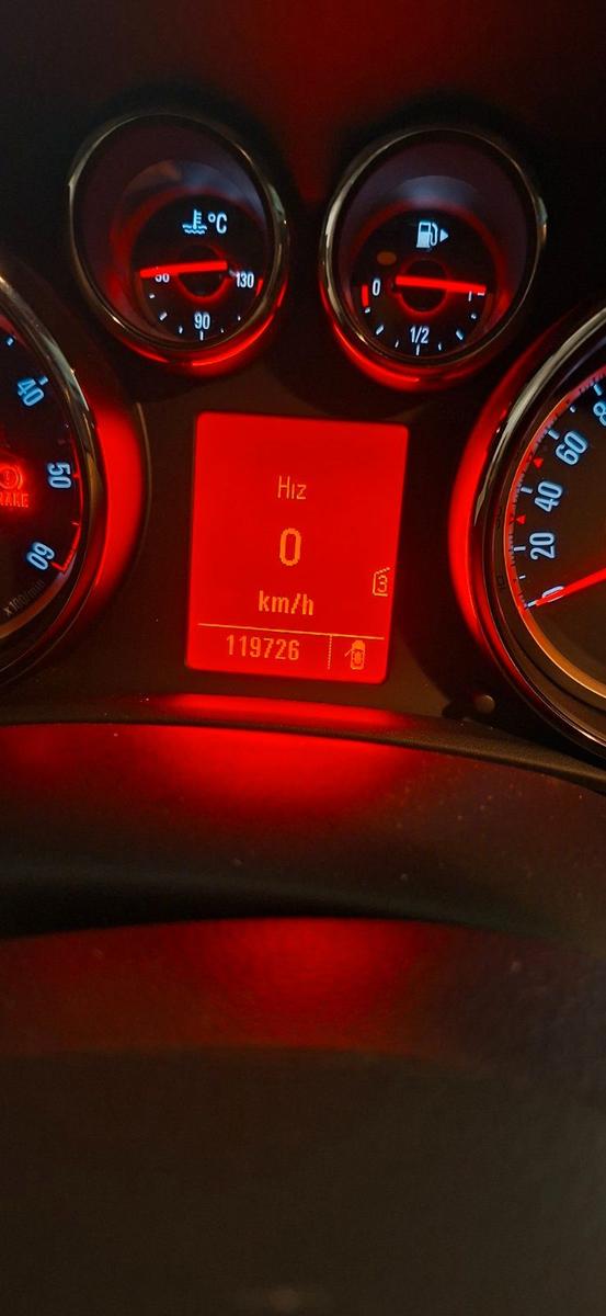 Opel Astra 2011 — photo 5