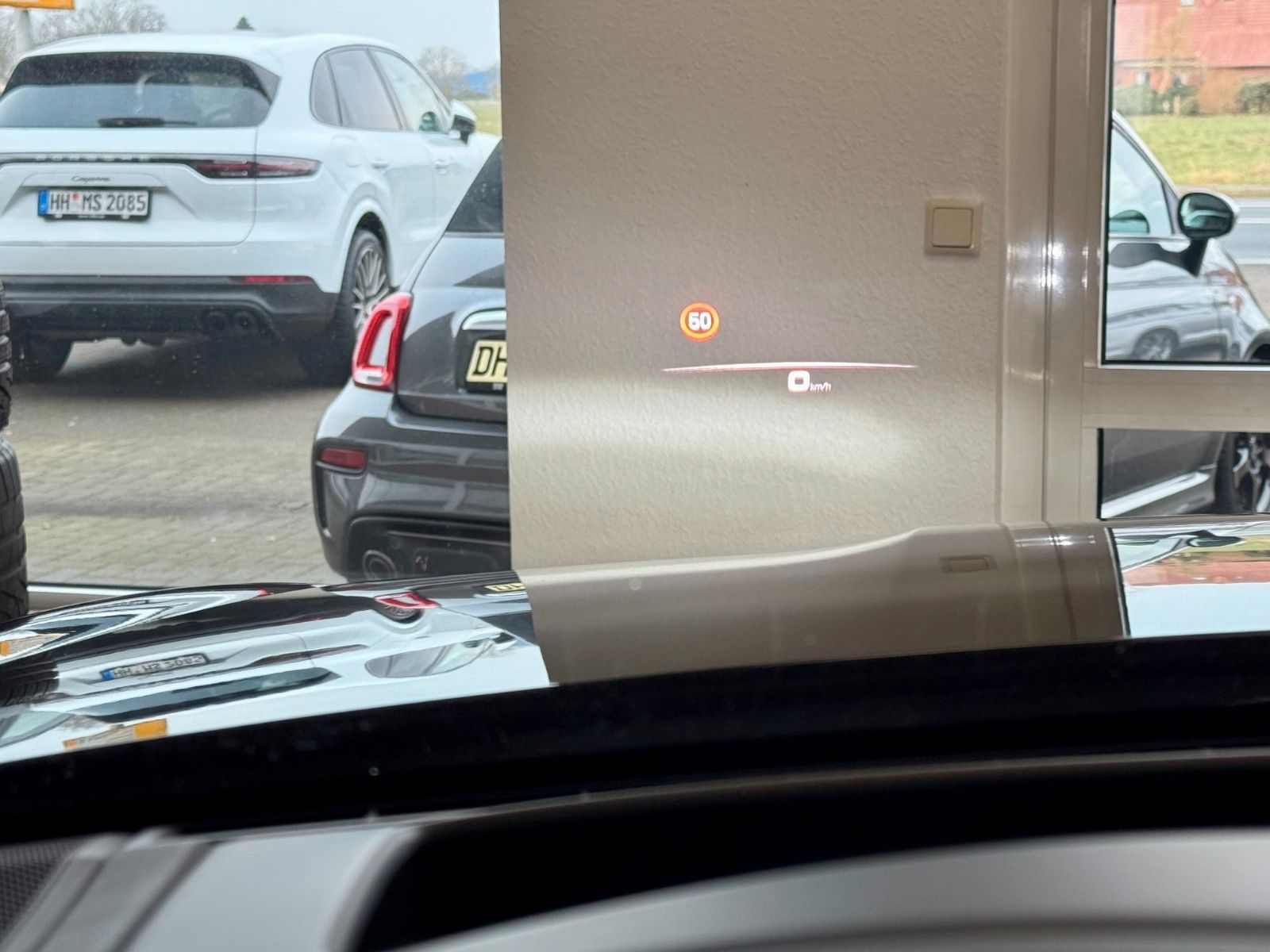 Fahrzeugabbildung Porsche Cayenne E-Hybrid Luftfederung, Panorama, HeadUP