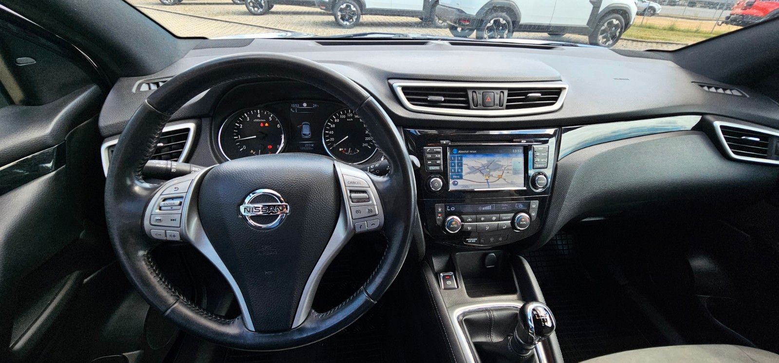 Fahrzeugabbildung Nissan Qashqai Tekna Panoramadach