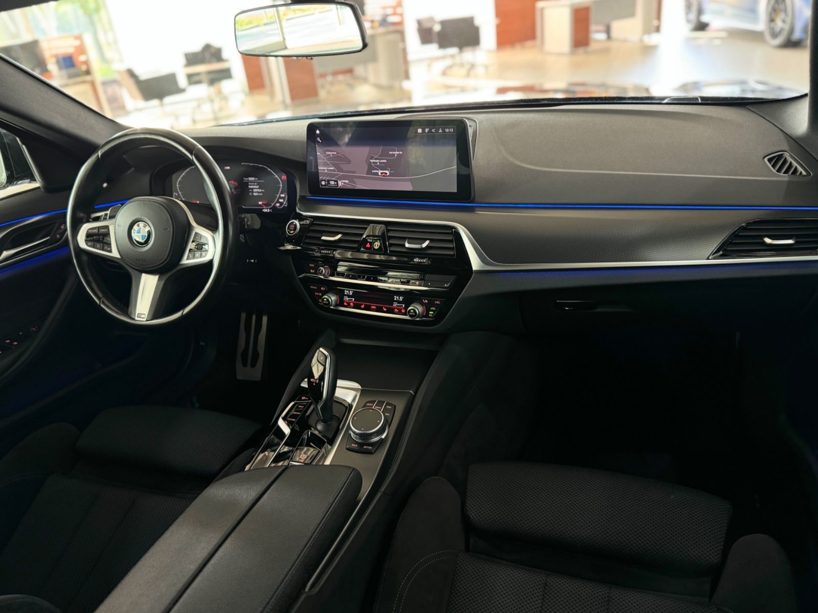 Fahrzeugabbildung BMW 520d M Sport Kamera DAB HiFi Alarm Individual