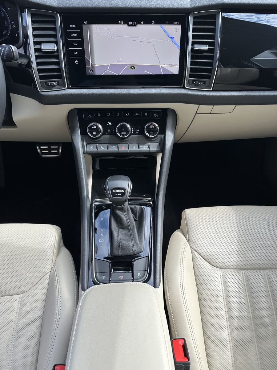 Fahrzeugabbildung SKODA Kodiaq 2.0 TDI L&K DSG 4x4 NAV+LED+PANO+ACC+19ZO