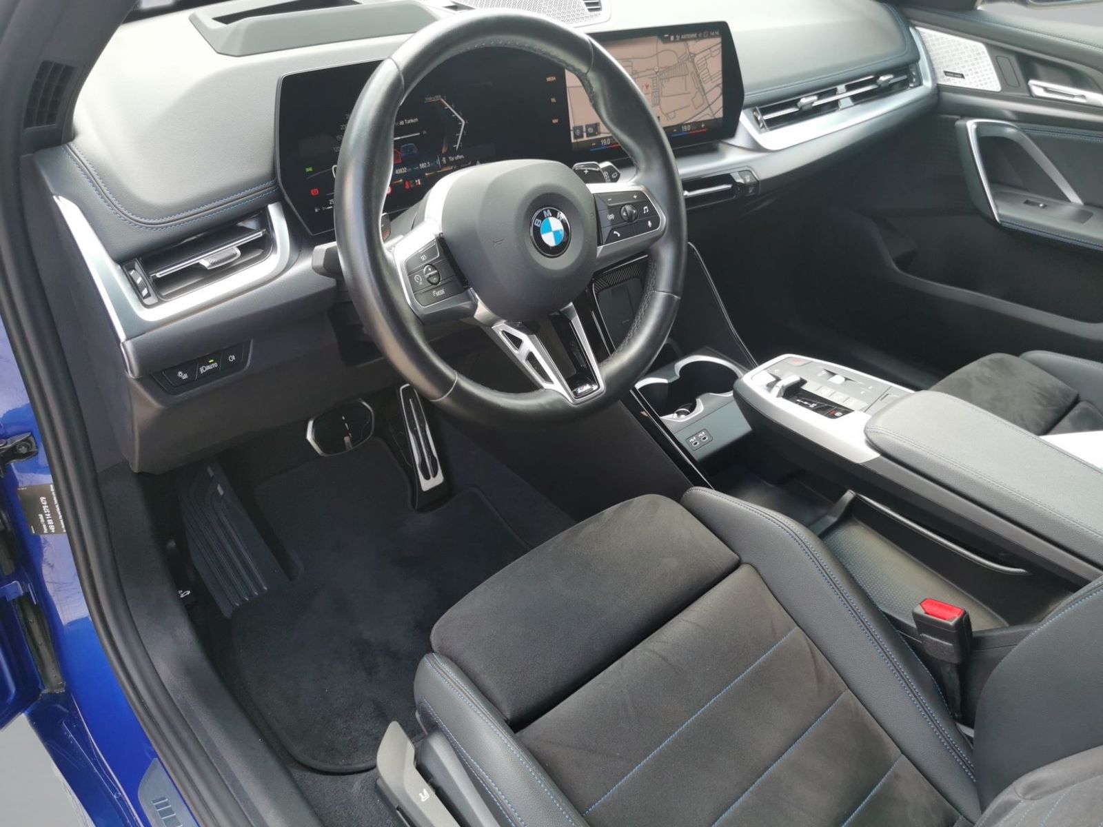 BMW X1 xDrive23i M SPORT LED AHK Pano DrivingAss 360 foto 4