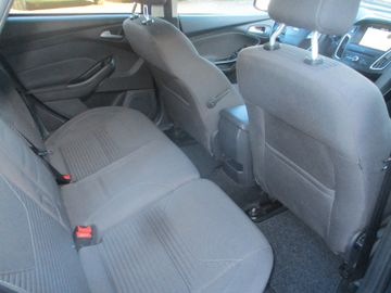 Ford Focus Turnier Titanium PDC + Keyfree + AHK ab.