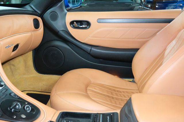 Fahrzeugabbildung Maserati Spyder Cambiocorsa/Tolle Farbgebung