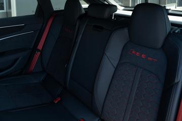 2025 AUDI RS6 — миниатюра 27