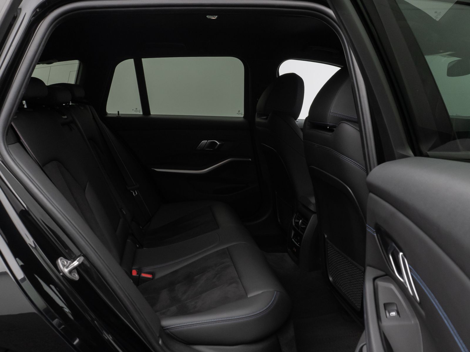 Fahrzeugabbildung BMW 330e M Sport Pro Kamera DAB CockPitPro Komfort
