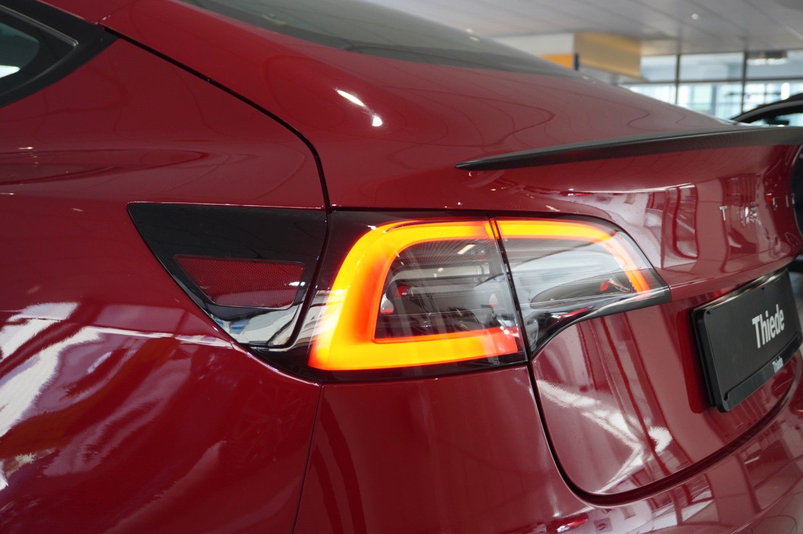 Fahrzeugabbildung Tesla Model 3 PERFORMANCE DUAL-MOTOR NAVI/LED/SH/AMD
