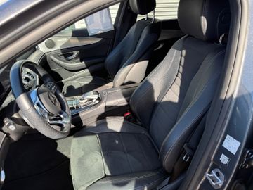 Mercedes-Benz E 220 T AMG+Night+Widescreen+Multib.+Kamera+LED
