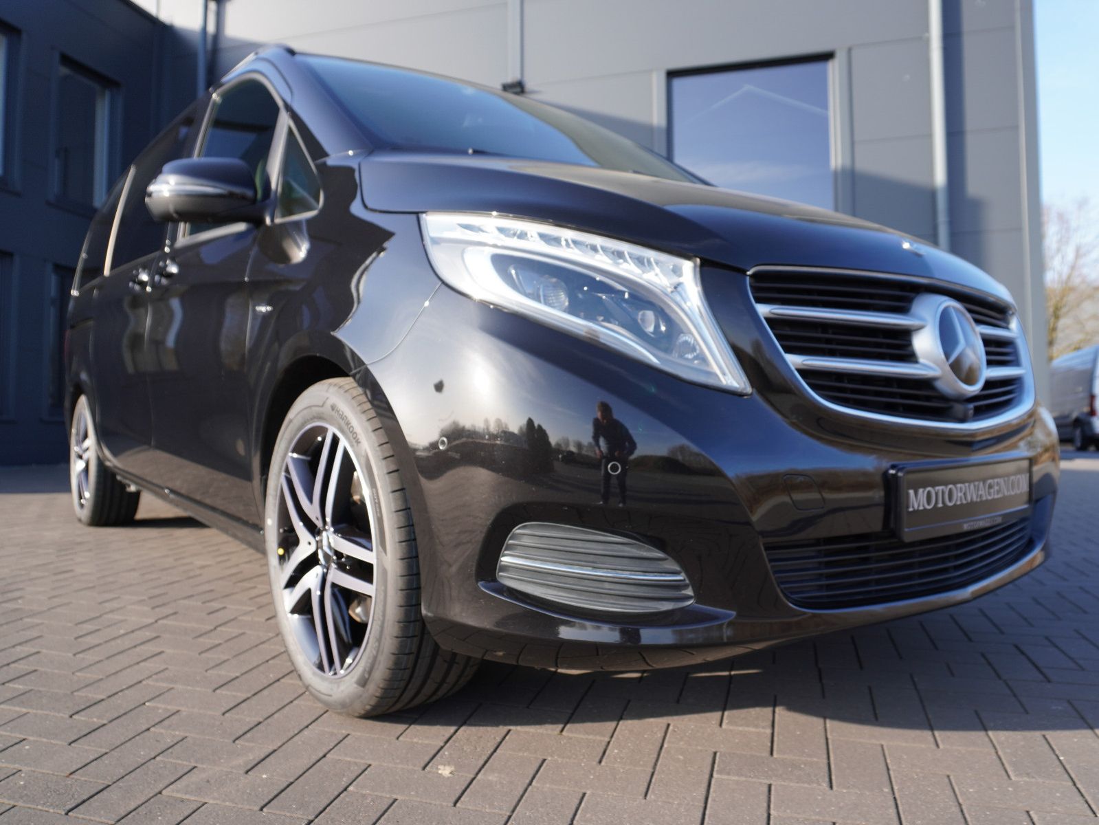 Fahrzeugabbildung Mercedes-Benz V 250 d EXCLUSIVE EDITION