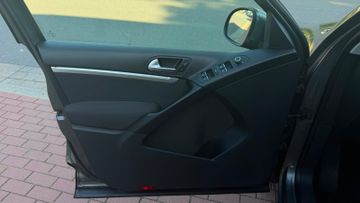 Volkswagen Tiguan - 12