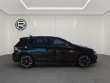 Volkswagen Golf VIII 1.5 eTSI OPF, R-Line, DSG - Volkswagen Golf: R Line