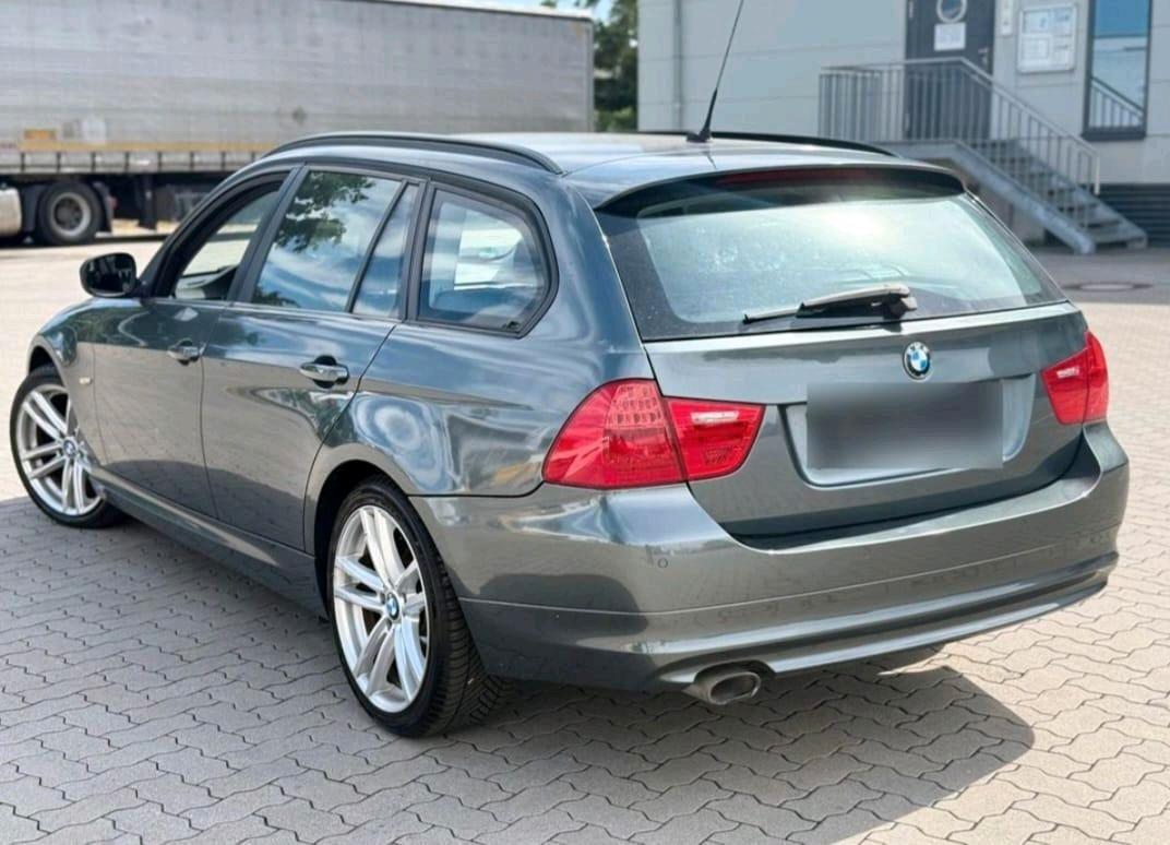 BMW 320 2010 — engine 184 HP (135kW)