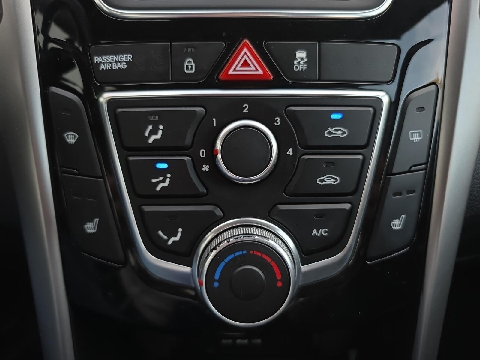 Hyundai i30 1.4 Classic Tempomat Sitzheizung Klima PDC