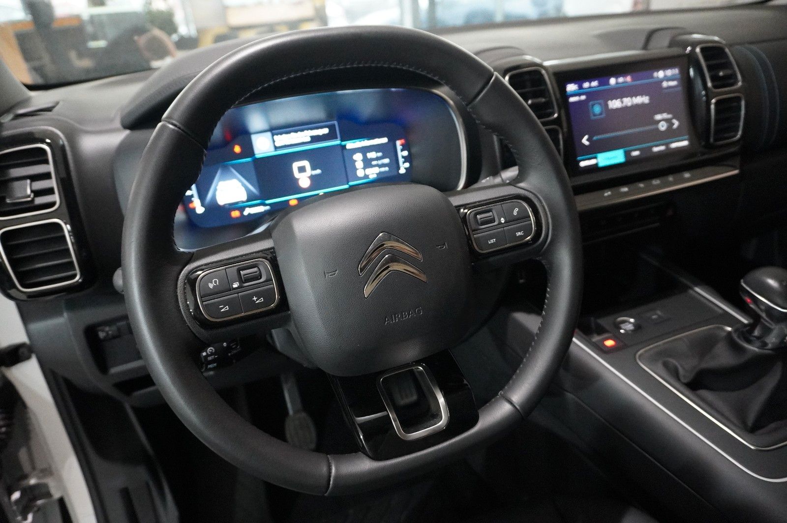 Fahrzeugabbildung Citroën C5 Aircross 1.2T FEEL PACK NAVI/LED/KAMERA/VIRT.