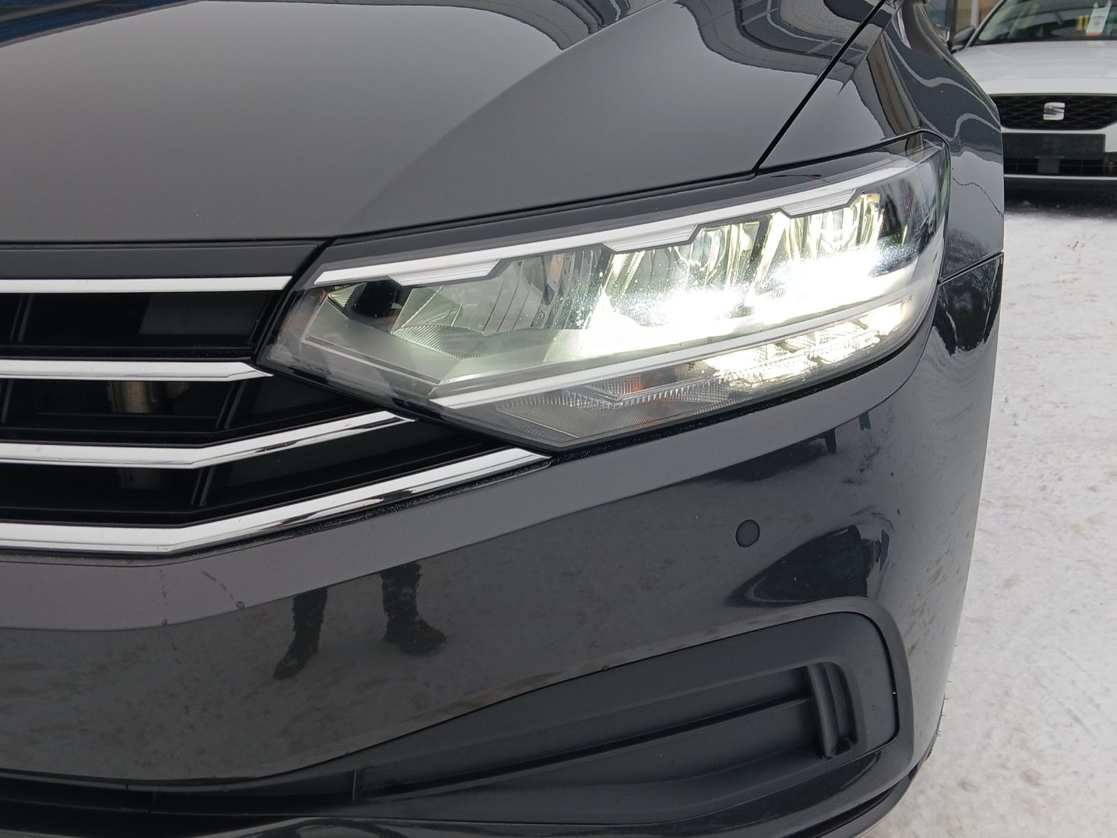 Fahrzeugabbildung Volkswagen Passat Variant TDI conceptline LED AHK Navi PDc