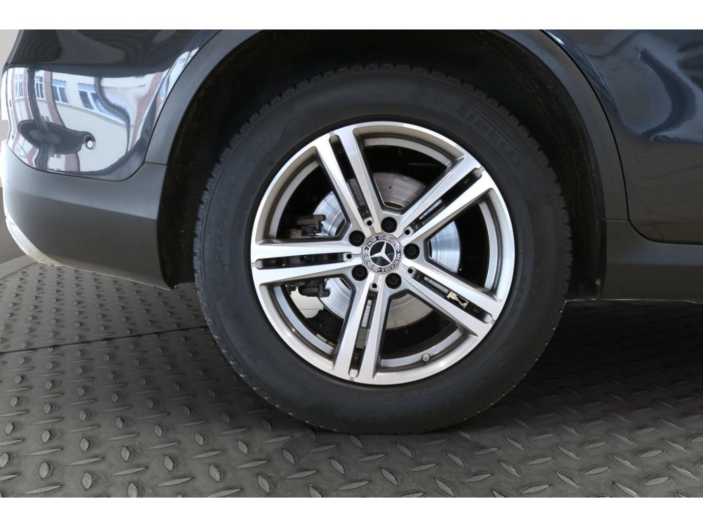 Fahrzeugabbildung Mercedes-Benz GLC 200 4Matic e. Heckklappe AHK Navi LED
