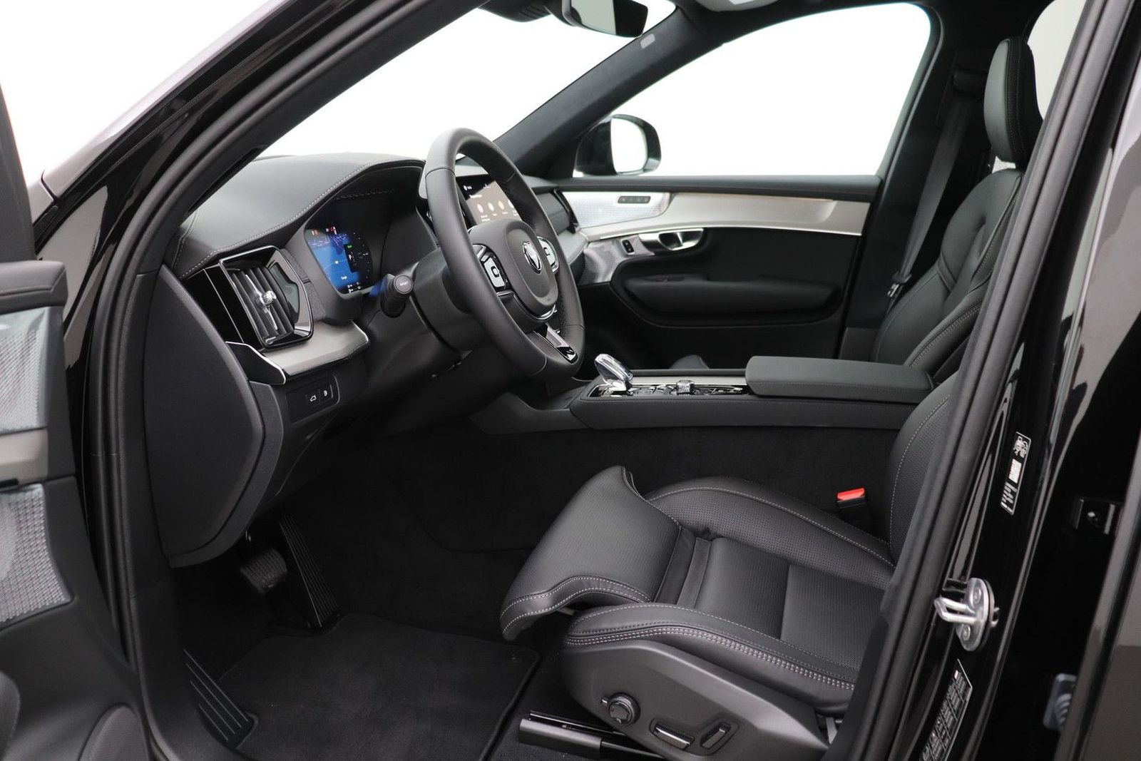 Volvo XC90 T8 Ultra Black Edition | Bowers&Wilkins | l imagem 3
