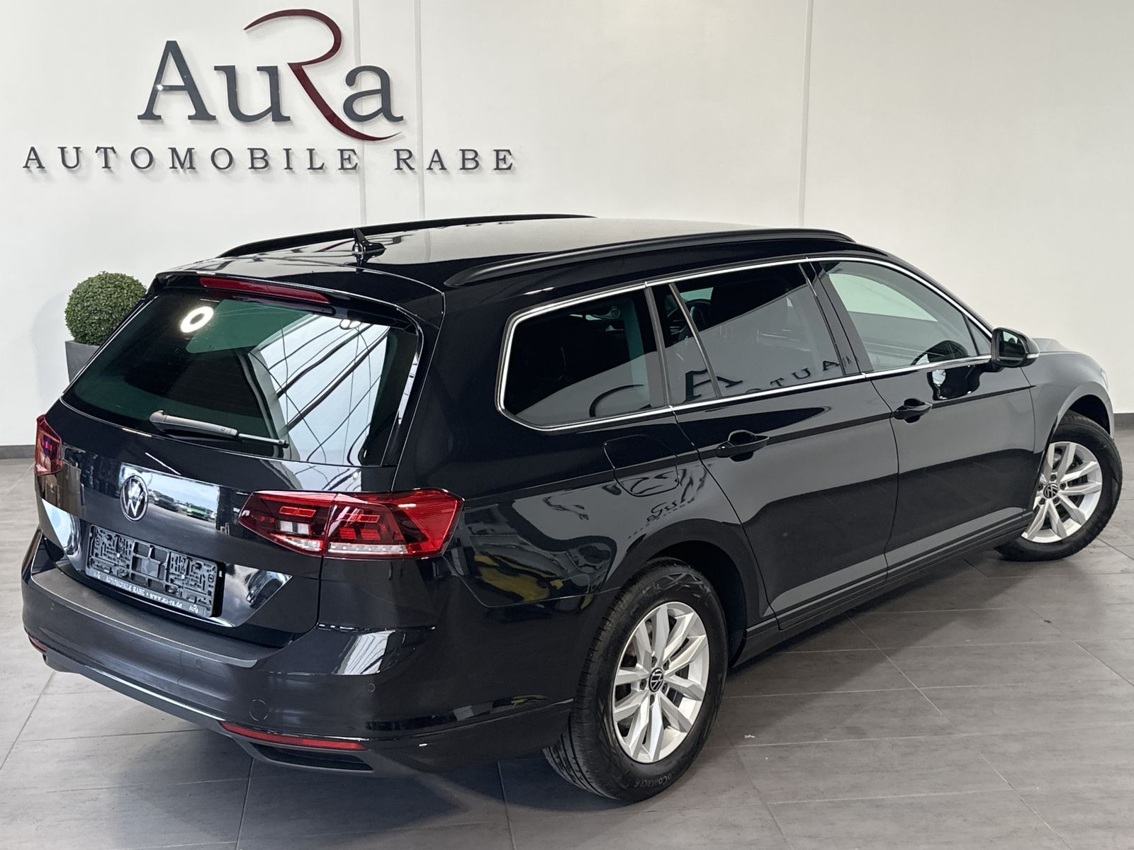 Fahrzeugabbildung Volkswagen Passat Variant 2.0 TDI DSG Business NAV+LED+ACC