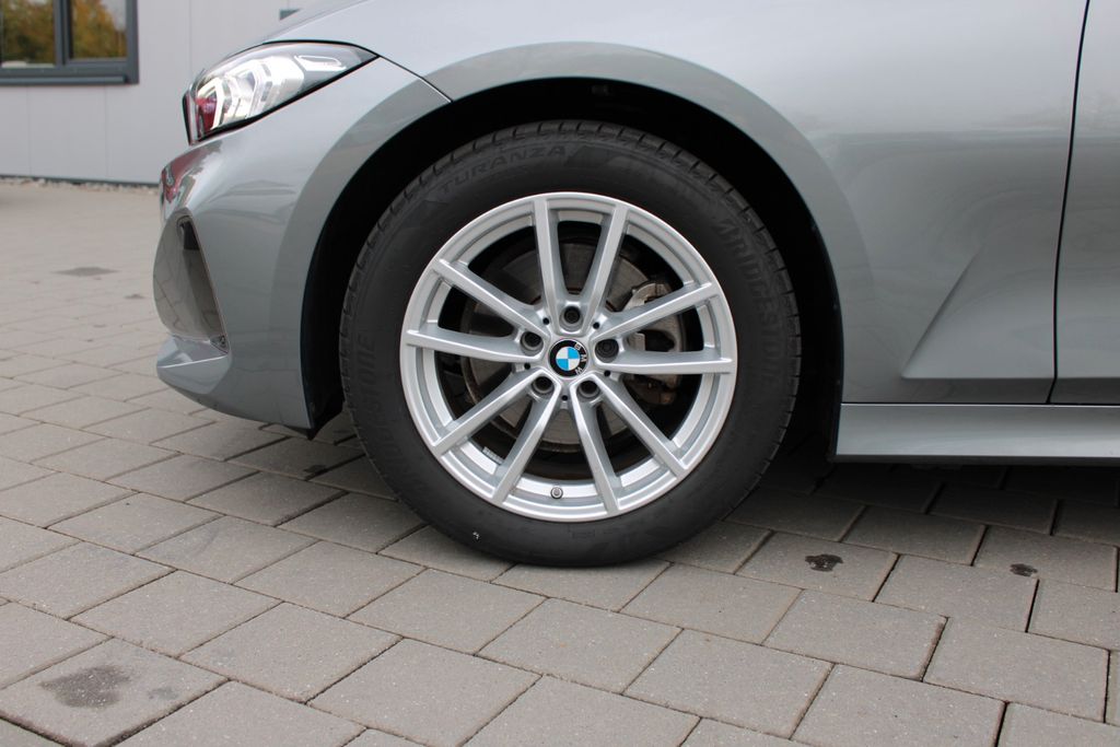 BMW 318d Touring AUT SHZ NAVI PDC LED KLIMAAUT