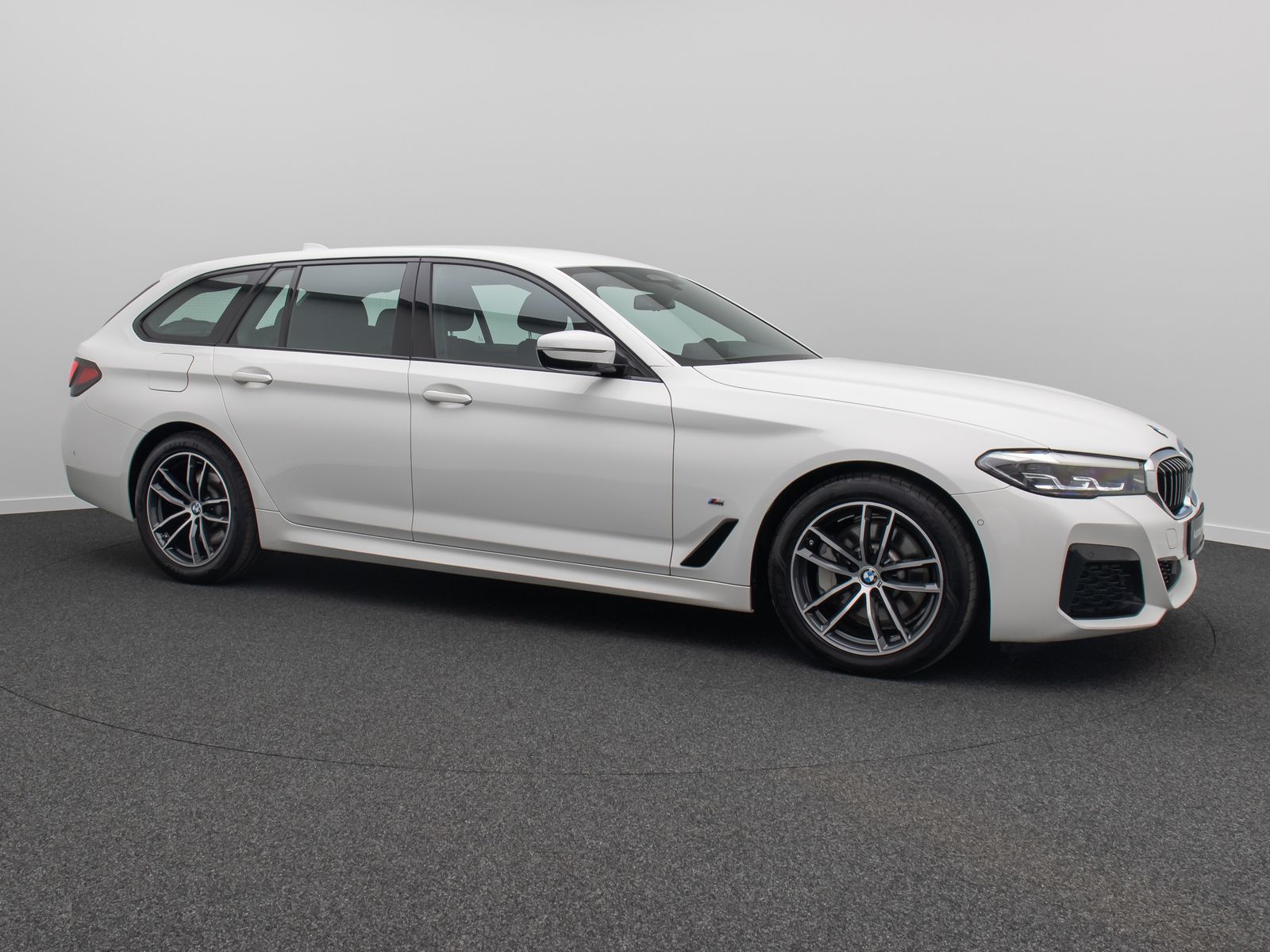 Fahrzeugabbildung BMW 530i M Sport Stop&Go Alarm DAB Komfort HiFi 18"