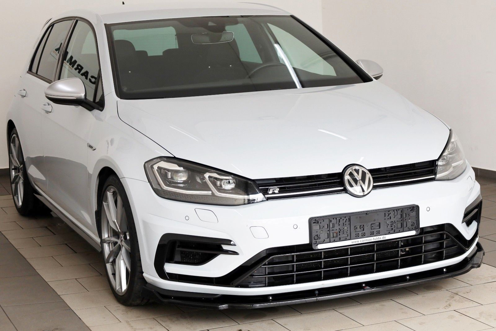 Fahrzeugabbildung Volkswagen Golf VII Lim. R 4M Navi,LED,PDC,Kamera,SH,SR+WR