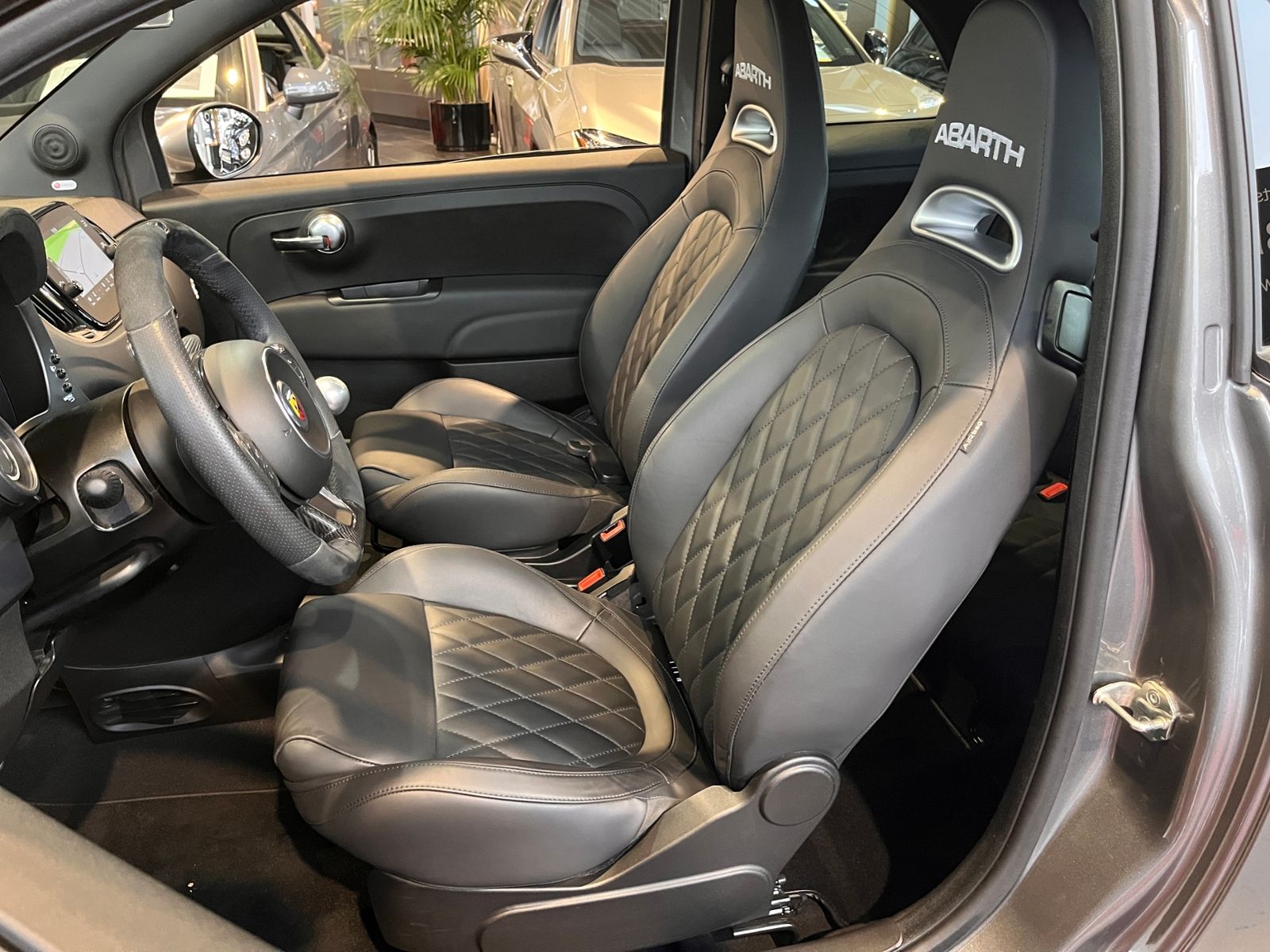 Fahrzeugabbildung Abarth 695 Turismo KLIMA NAVI LEDER ALU