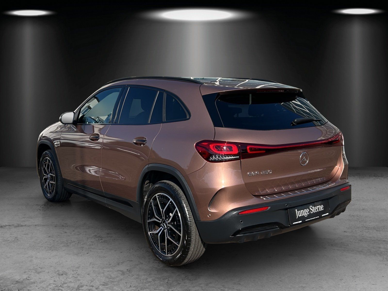 Fahrzeugabbildung Mercedes-Benz EQA250 AMG Advanc+ AHK Pano Memo KeyGo Sitzklima