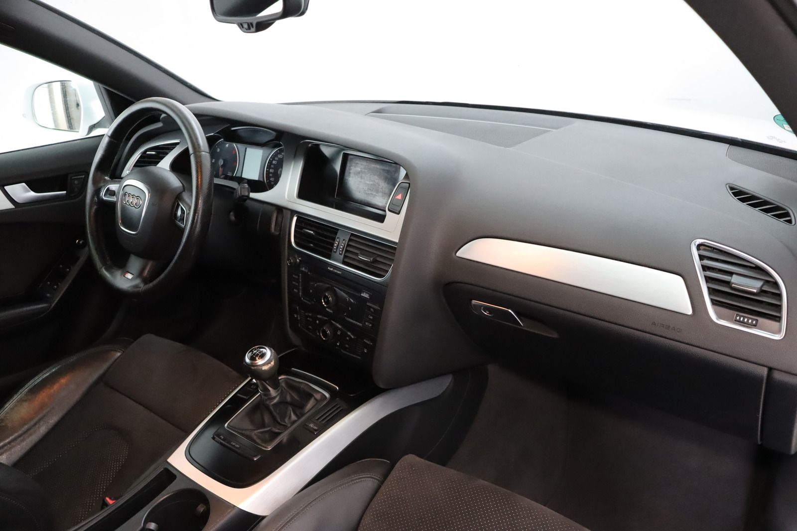 Fahrzeugabbildung Audi A4 2.0 TDI S line Avant * Sitzhzg. * Alcantara *