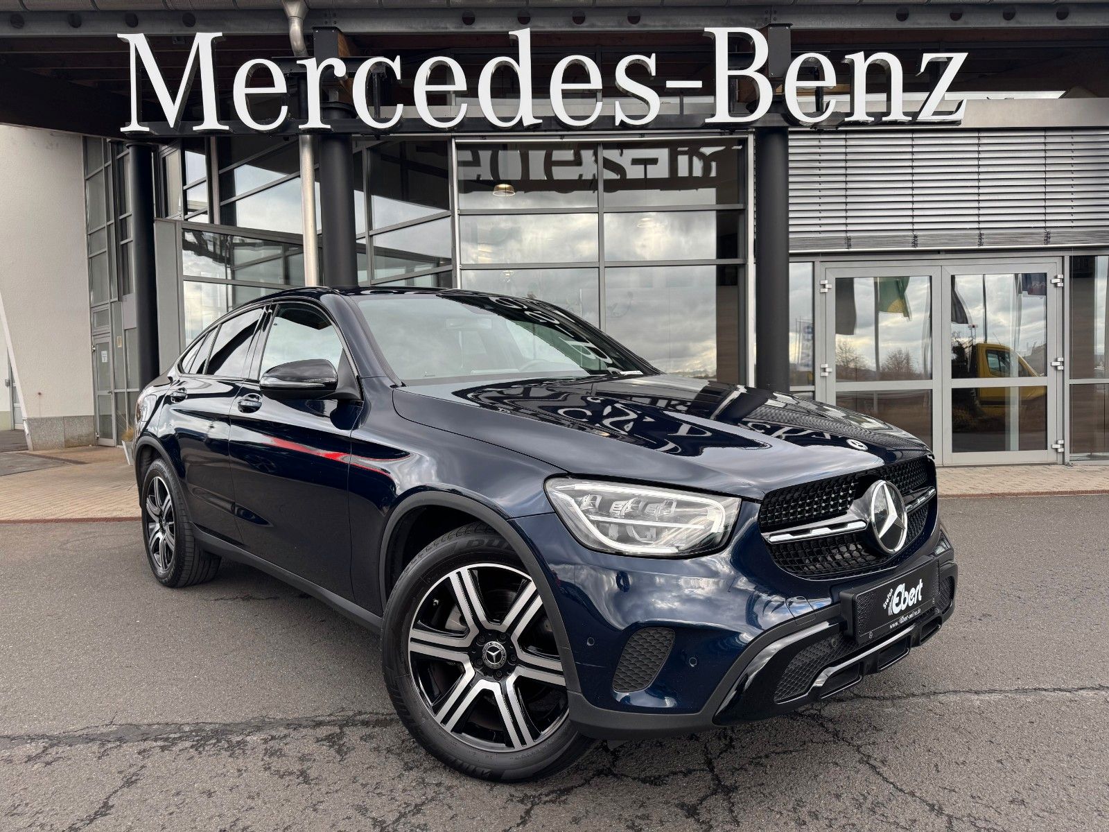 Fahrzeugabbildung Mercedes-Benz GLC 200 d 4M Coupe Night+R-Kamera+S-Dach+