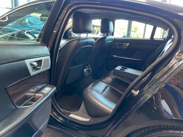 Jaguar XF 2.2 Diesel *LEDER*KAM*NAVI*PDC*SZHZ*XENON*