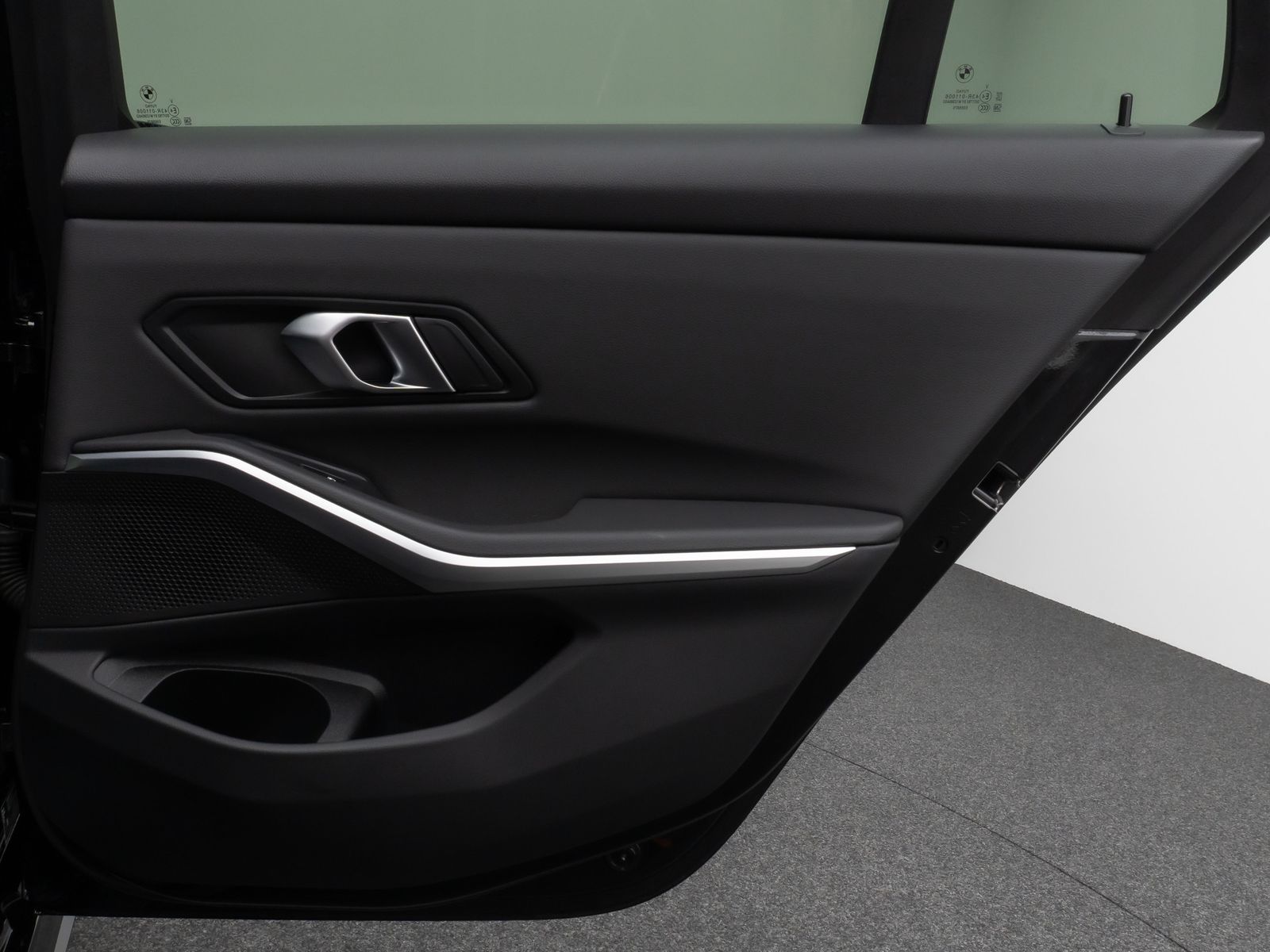 Fahrzeugabbildung BMW 318i M Sport Kamera HUD DAB HiFi Fernlichtassist