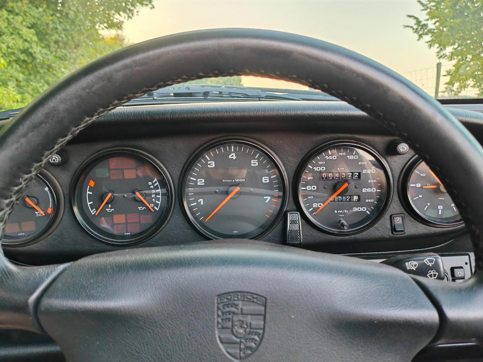 Porsche 993 Carrera 4 Cabriolet nur 69.830 km