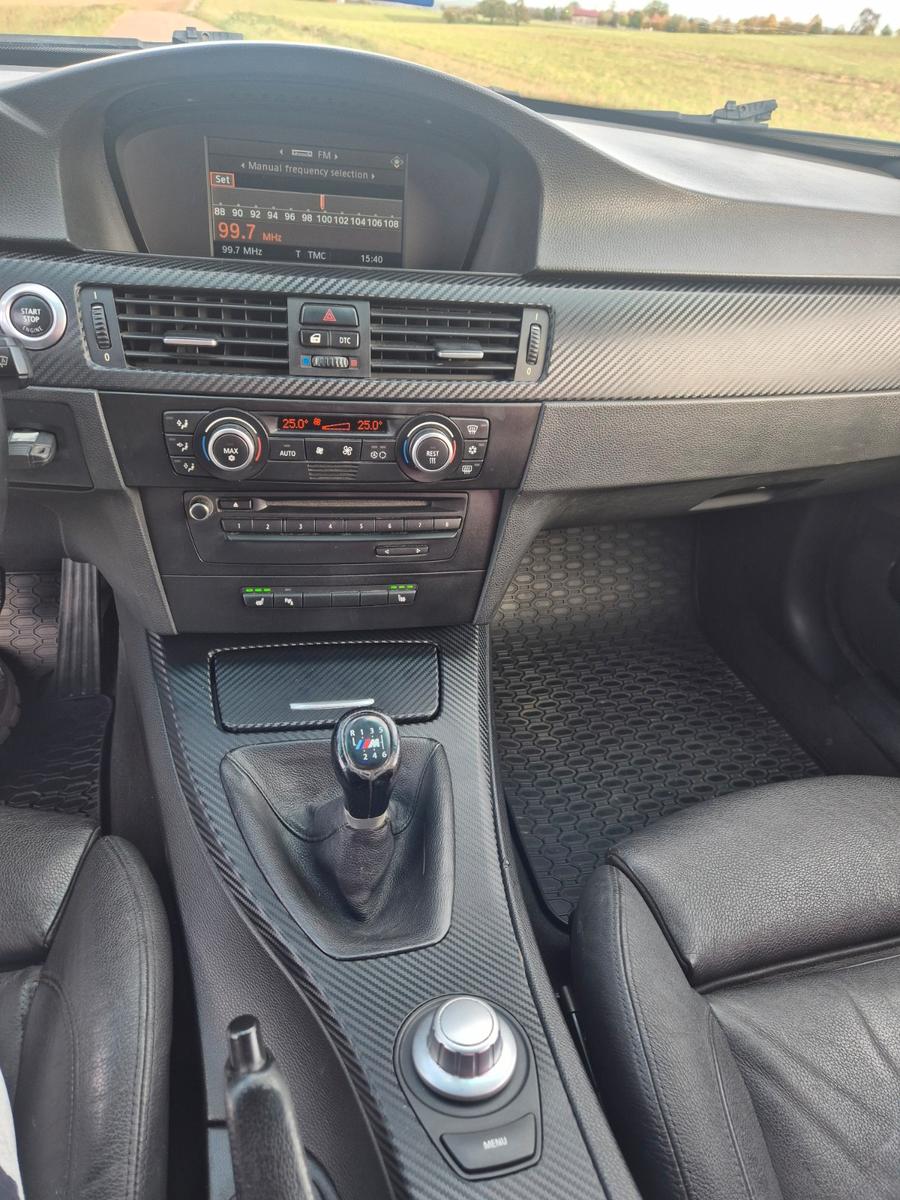 BMW 318i -E90 Xenon Navi Klima Tüv 11.2027
