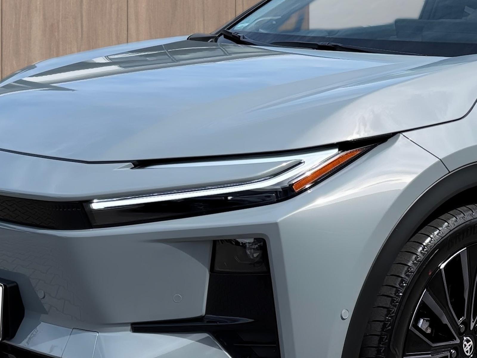 Toyota C-HR+ W Lounge 360+Kam.+KlimaA+LED+PDC+Pano+SHZ