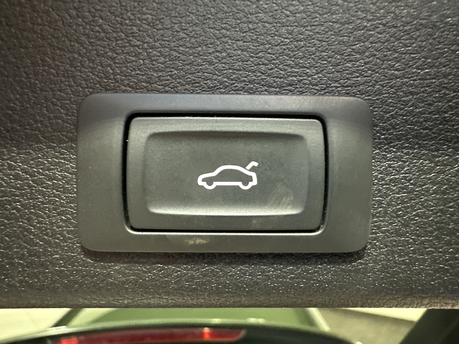 Fahrzeugabbildung Audi A4 Avant 35 TDI S-Line Black NAV+LED+B&O+V-COCK