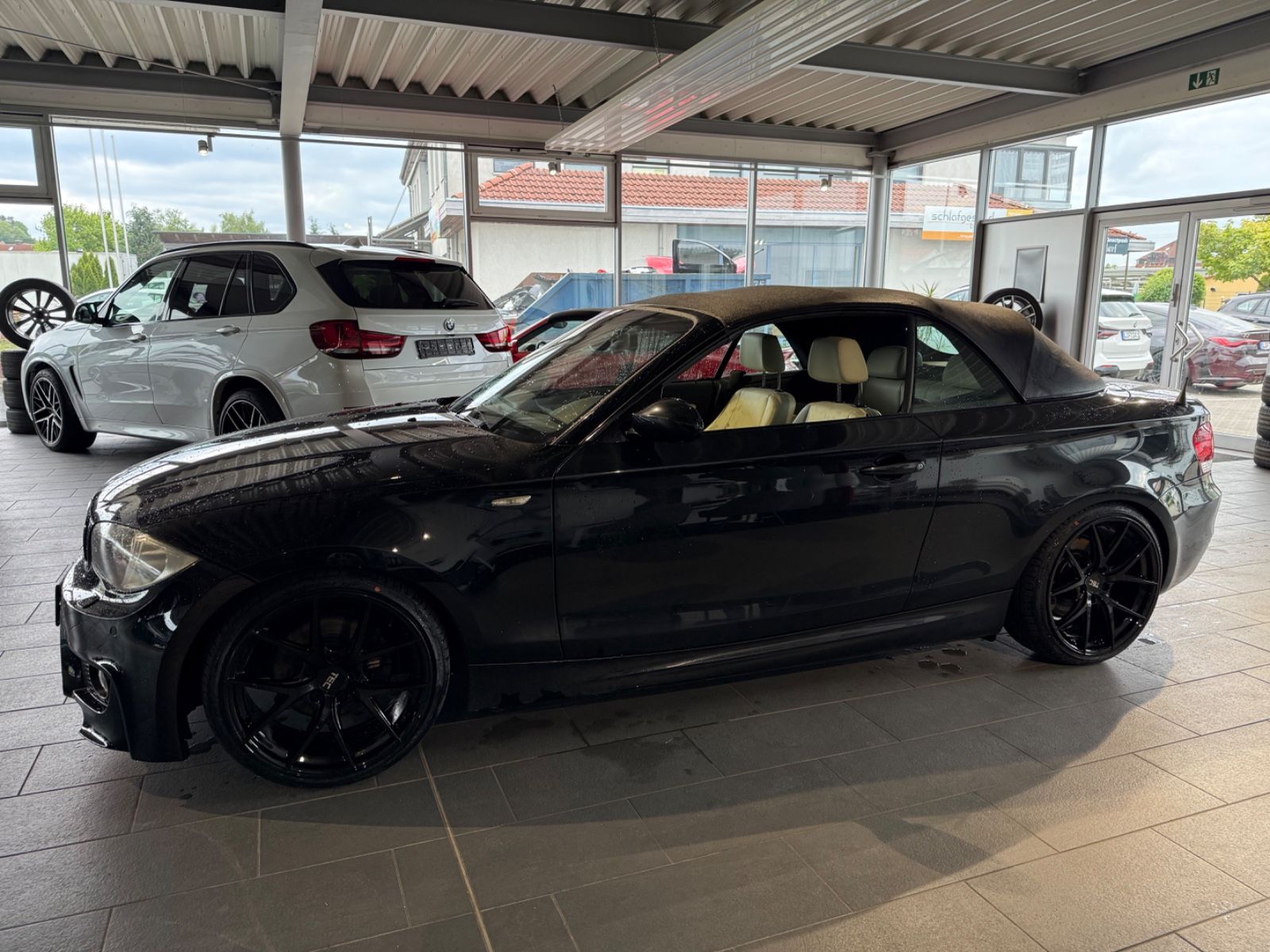 Fahrzeugabbildung BMW 120d Cabrio M Sport *Xenon*NaviProf * PDC*KomfZ*