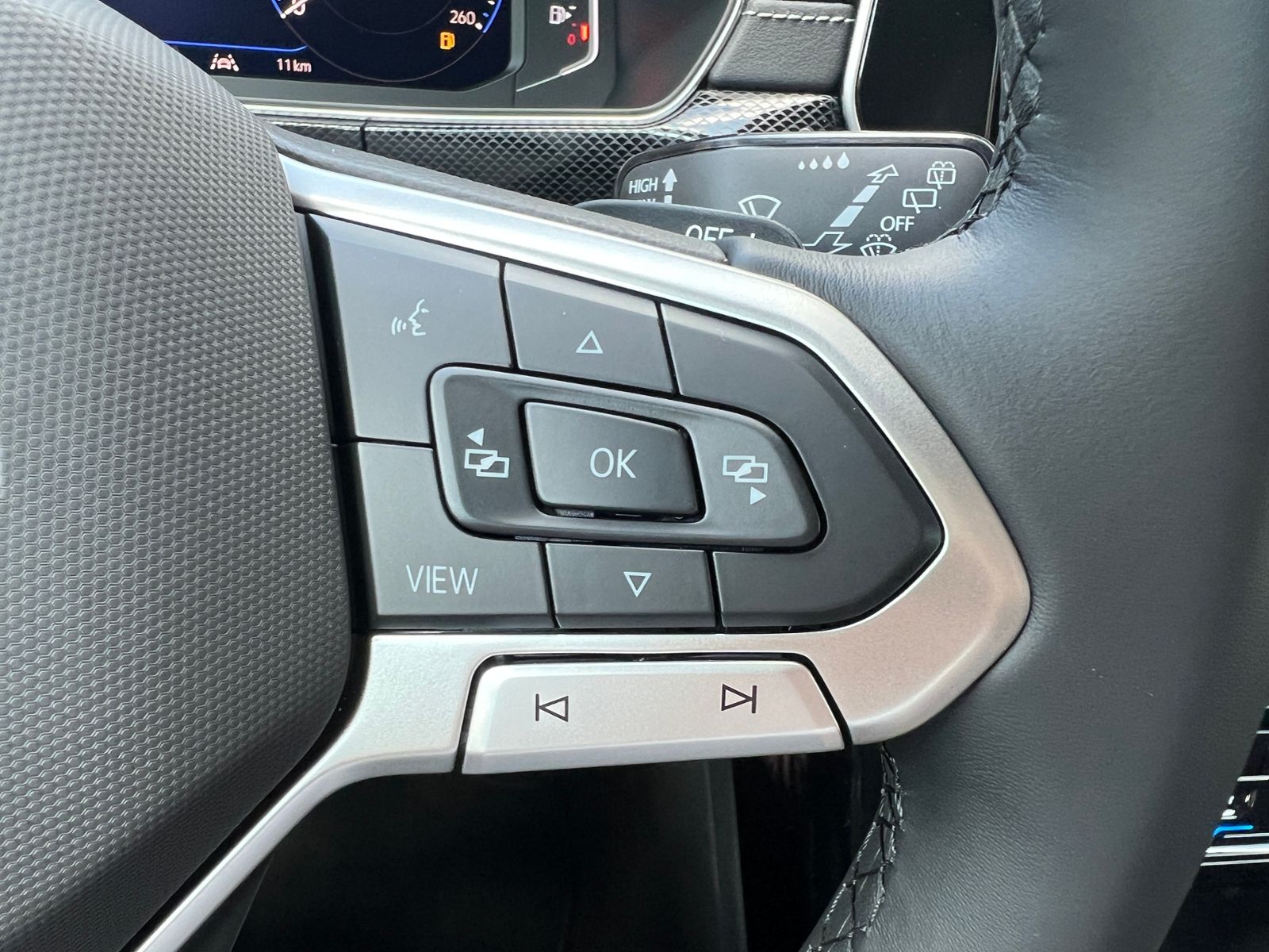 Fahrzeugabbildung Volkswagen T-Cross R-Line 1.5 TSI DSG *AHK, IQ.LIGHT, ACC,