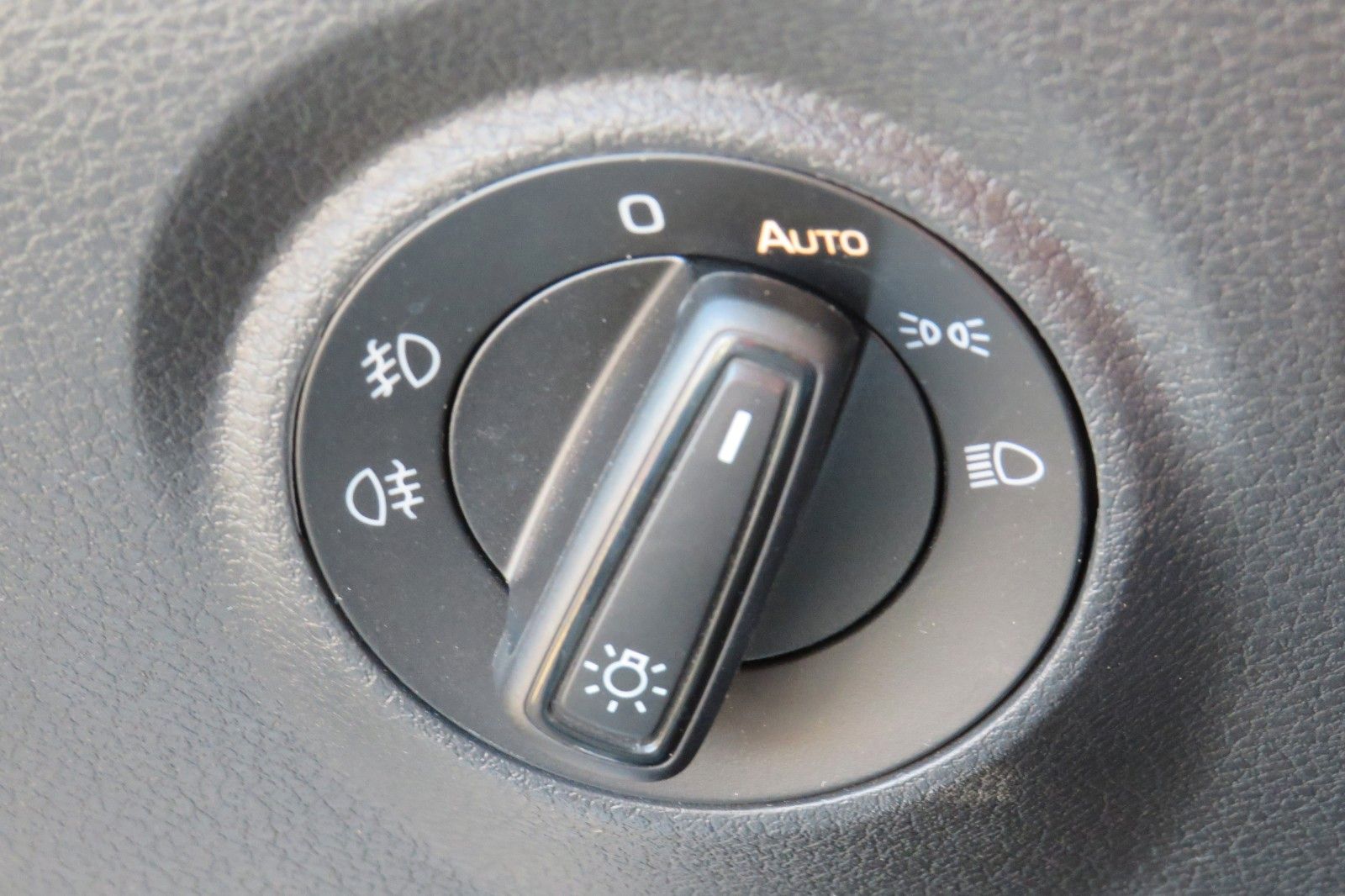 Fahrzeugabbildung SKODA Fabia Combi Ambition GRA SITZH. APP-CONNECT 1.HD