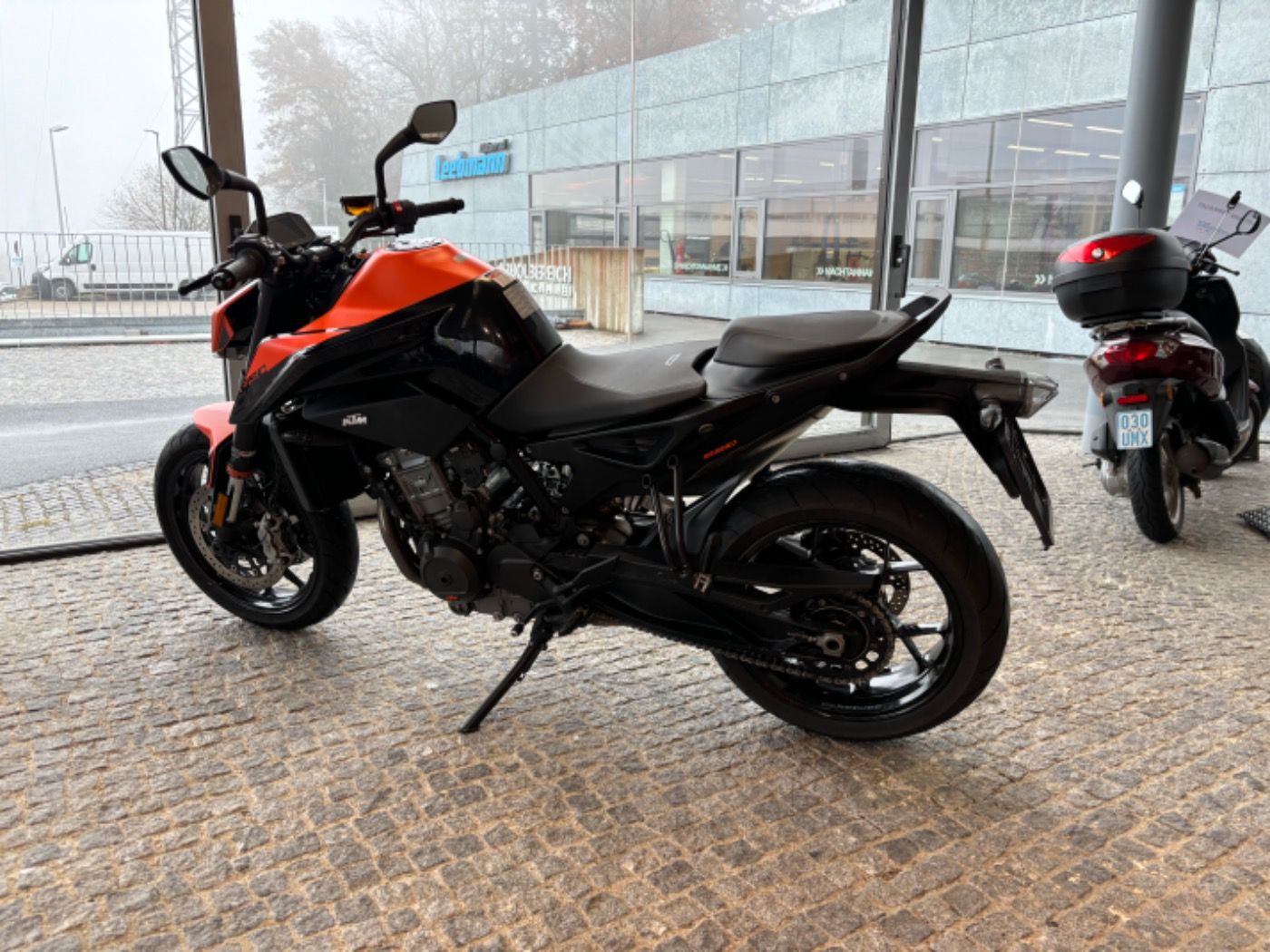 Fahrzeugabbildung KTM 890 Duke