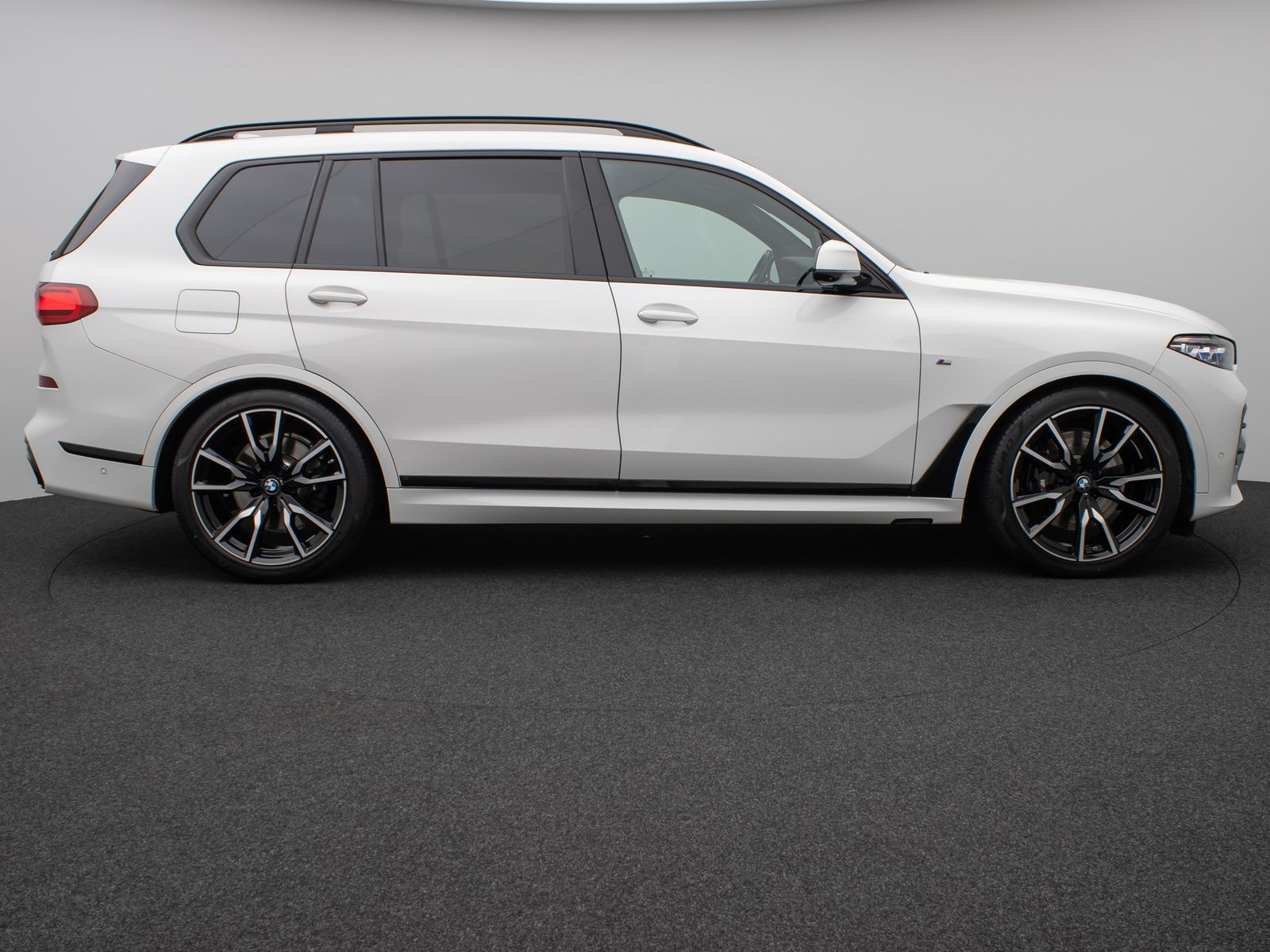 Fahrzeugabbildung BMW X7 xD40d M Sport 360°Laser DAB Individual 22Zoll
