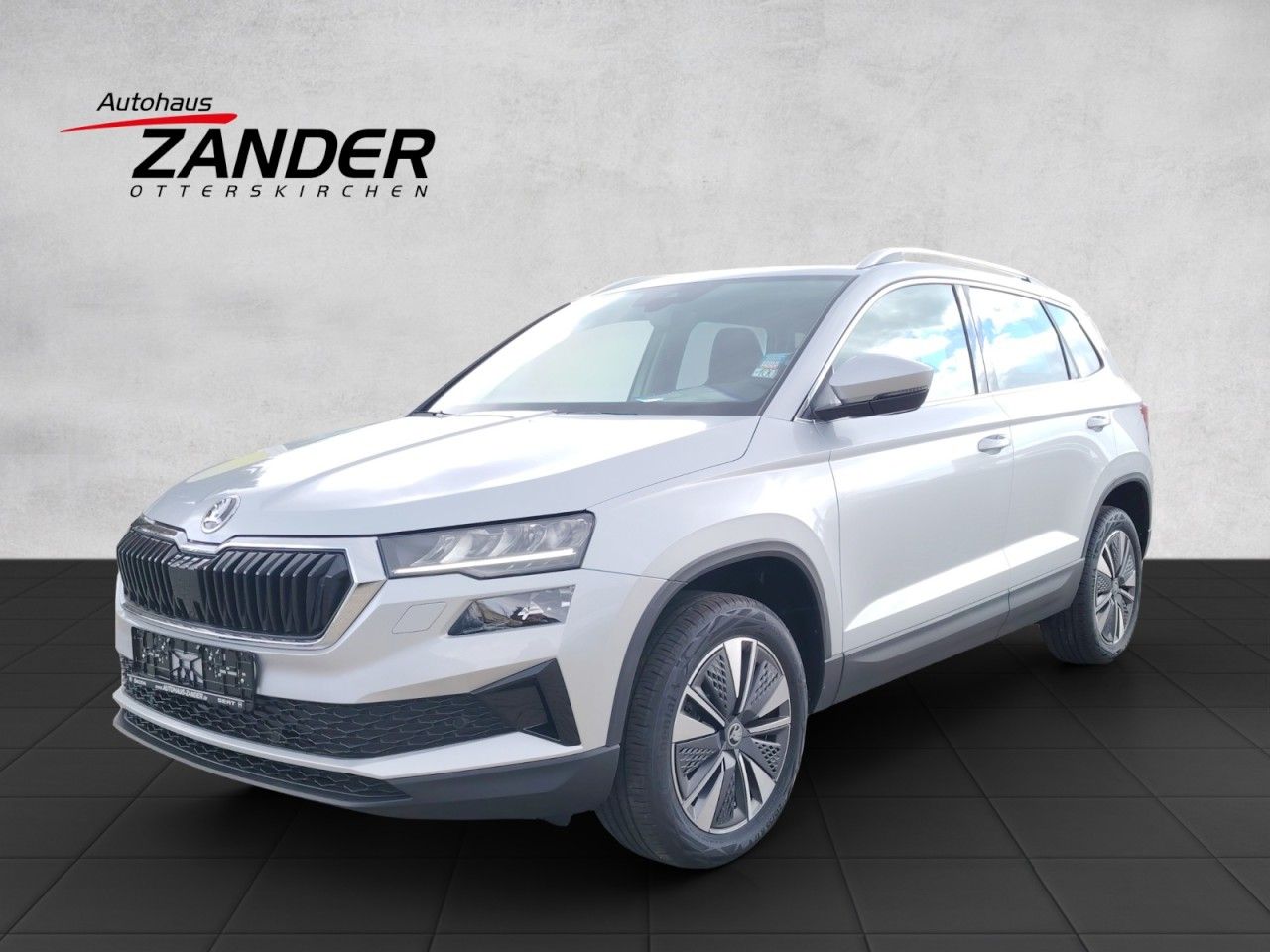 SKODA Karoq Selection Style TSI DSG – 5 Jahre Garantie - Bild 2
