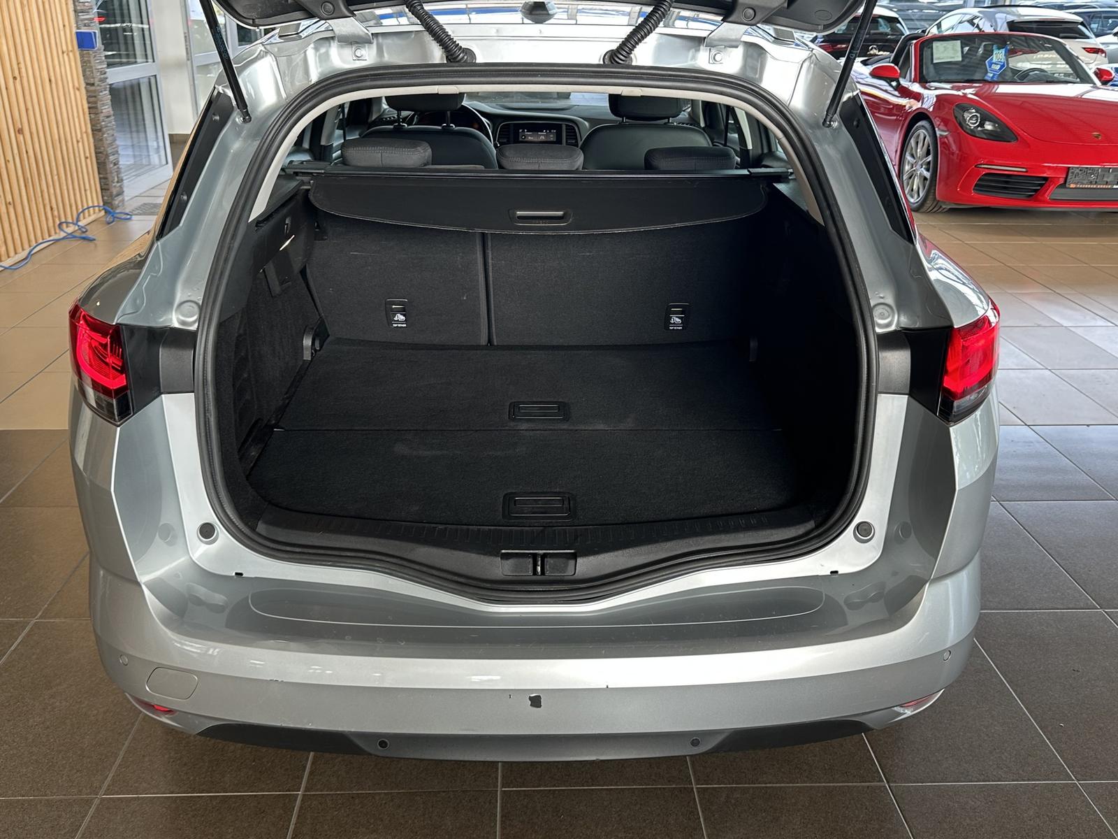Renault Megane Business Navi Tempomawt LED SHZ PDC