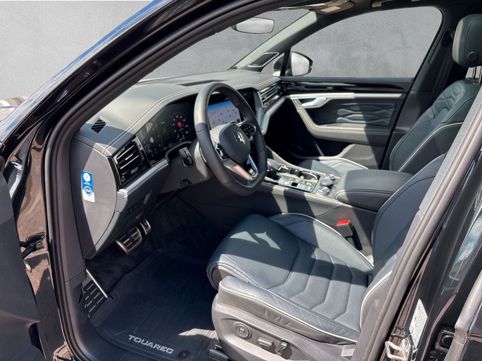 Fahrzeugabbildung Volkswagen Touareg 3.0 TDI 4Mot. R-Line AHK PANO HuD Keyles